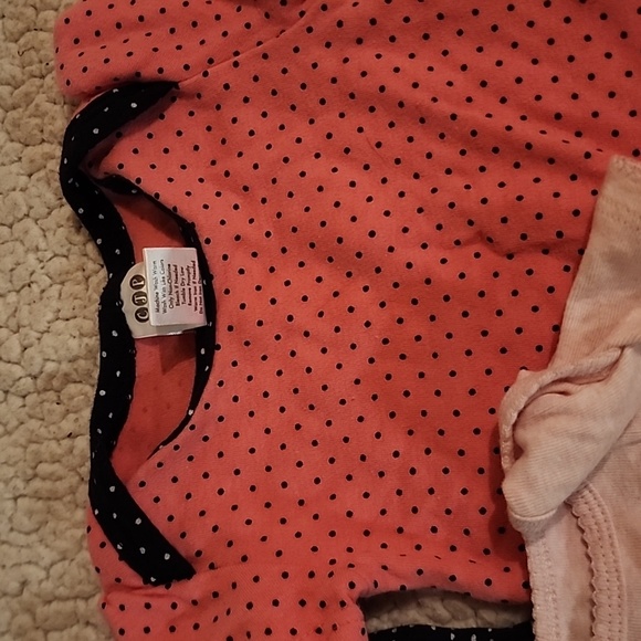 Baby onsies - Picture 4 of 4